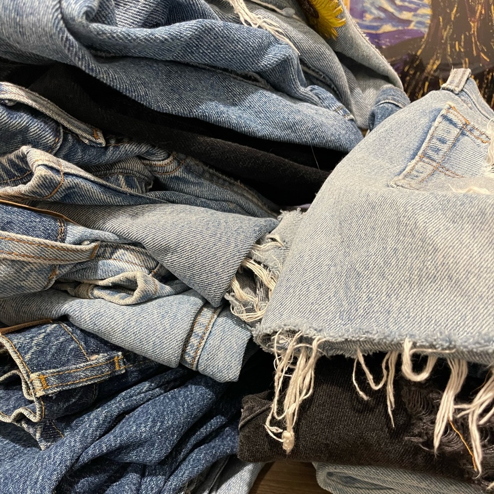 HUGE DENIM DROP ON MY PAGE - VINTAGE DENIM VINTAGE LEVIS VINTAGE LEE JEANS